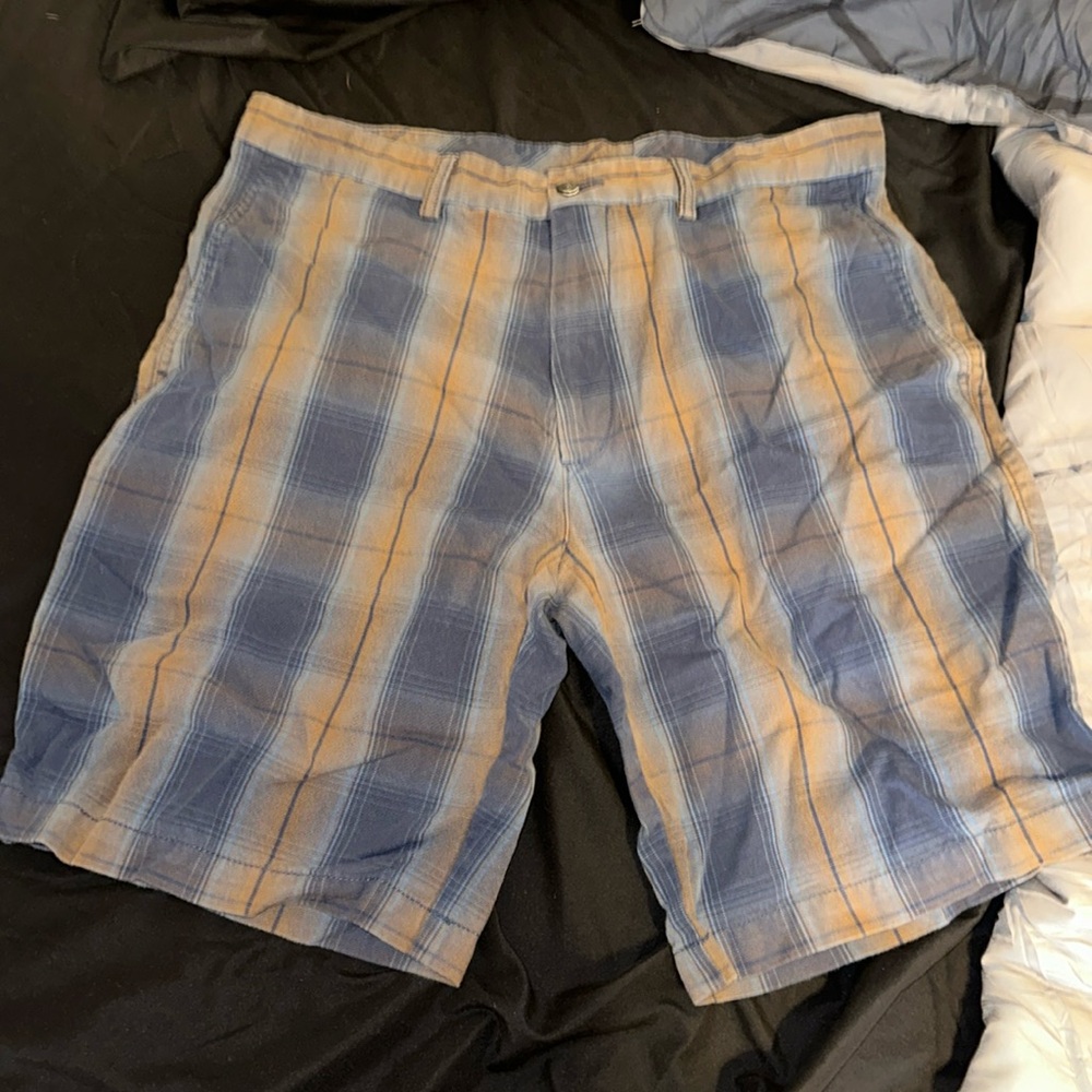 Men’s plaid shorts